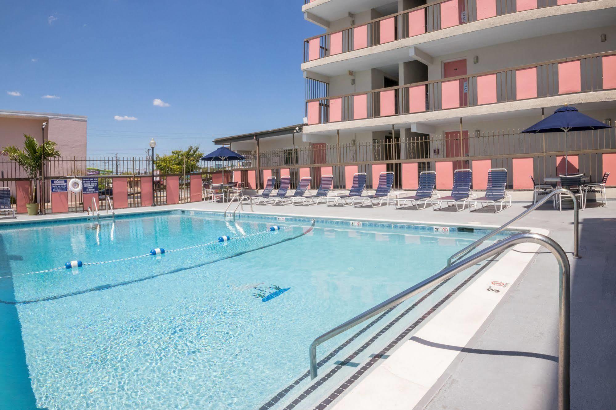 آوشين سيتي Flamingo Motel المظهر الخارجي الصورة